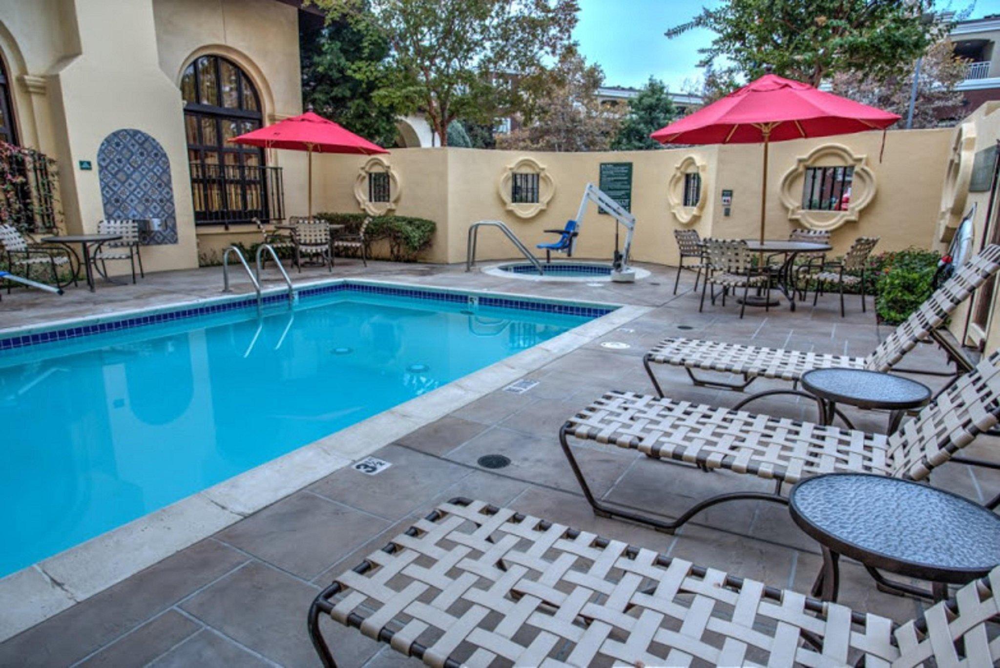 Hilton Garden Inn Cupertino Eksteriør billede