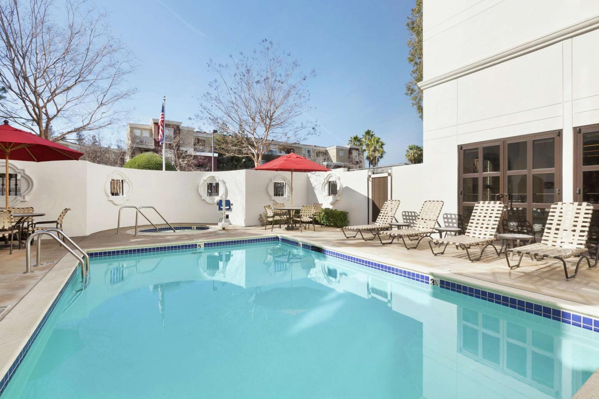 Hilton Garden Inn Cupertino Eksteriør billede